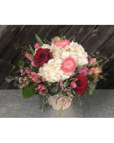 Cheshire Springtime Valentine Flower Arrangement