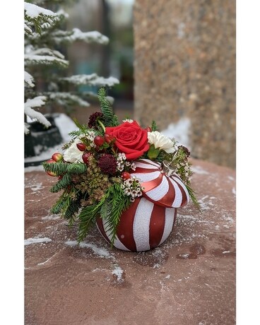 Peppermint Baubles Flower Arrangement