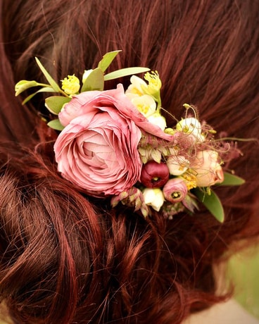 Flower Comb Wedding Arrangement