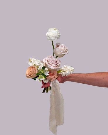 Classic / Neutral Bouquet Wedding Arrangement