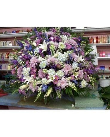 B-24 Exquisite Hues of Love Floor Basket