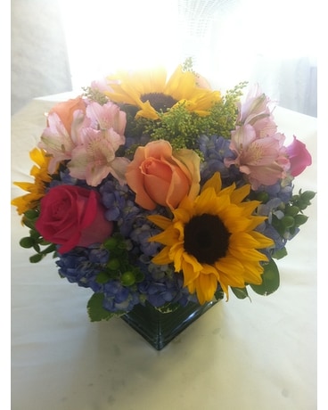 Lush and Lovely Bouquet Flower Arrangement