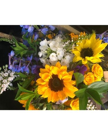 Summer Arrangement Flower Arrangement