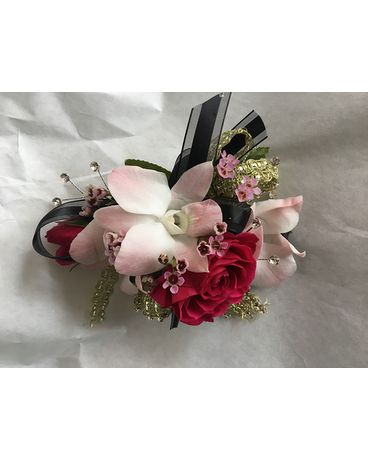 Rosy Dreams corsage Corsage
