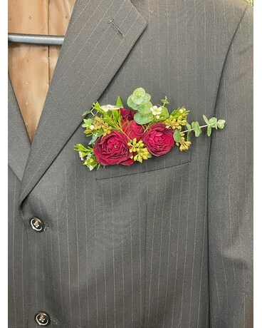 Class Act Boutonniere Red Spray Roses Pocet Square Boutonniere