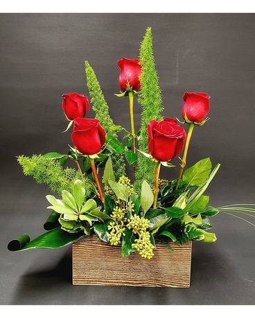 Rose Garden Flower Arrangement