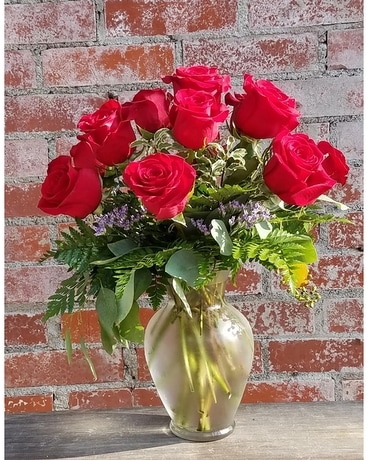 Red Roses Vased Flower Arrangement