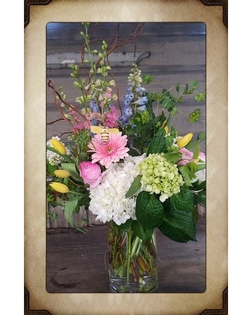 Spring Splendor Flower Arrangement
