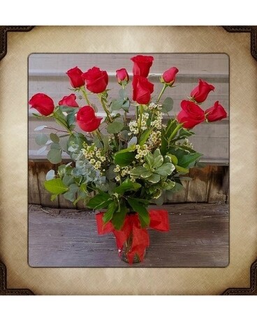Garden Gate Dozen Roses Flower Arrangement