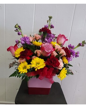 Mt Vernon's valentines day special Flower Arrangement