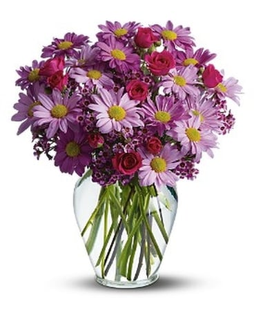 Delightfully Daisy Deluxe Flower Arrangement