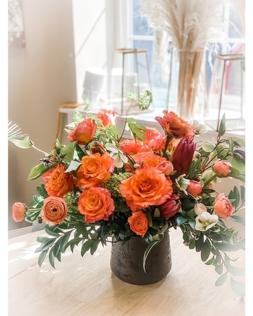 BRIGHT CONCRETE Flower Arrangement