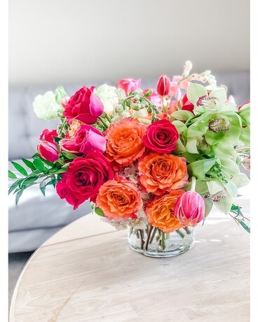 LOW COMPACT VOGUE Flower Arrangement