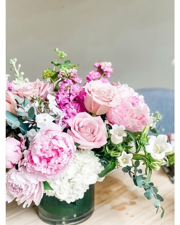 LOW AND COMPACT BLUSH AND WHITE Flower Arrangement
