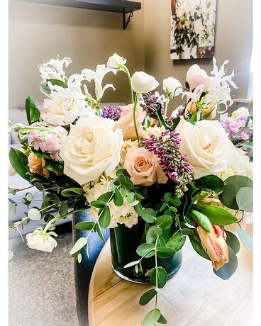 PASTEL LOW AND COMPACT Flower Arrangement