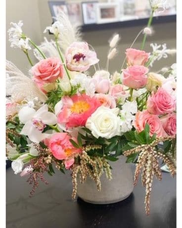 DESIGNERS CHOICE CONCRETE Flower Arrangement