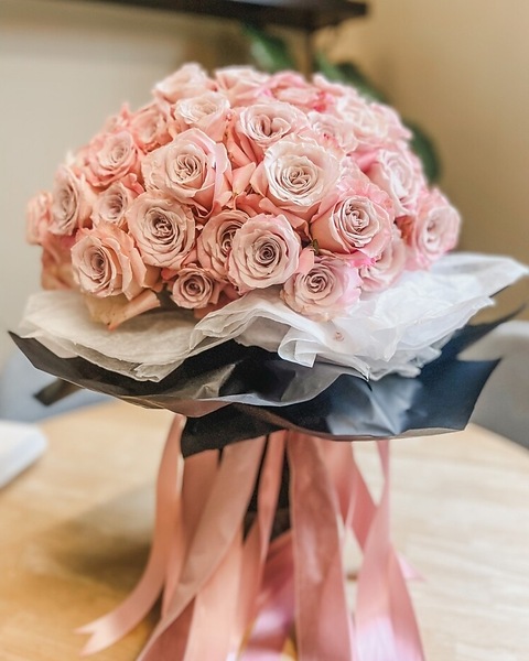 ICONIC- LOOSE WRAP in Lancaster PA Petals With Style