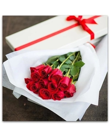 Box 12 Roses Flower Arrangement