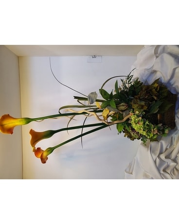 Calla Lily Elegance Flower Arrangement