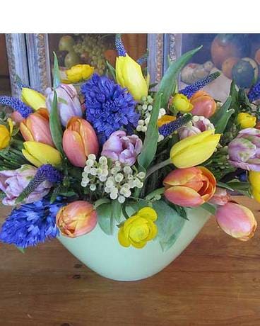 Modern Bright Flower Arrangement