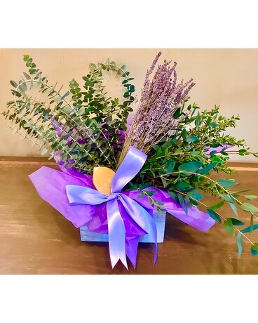French Lavender/Fresh Eucalyptus Aromatic Box Flower Arrangement