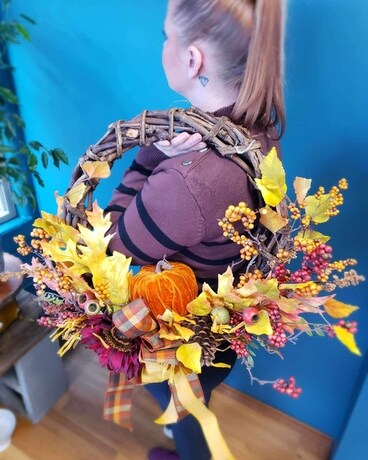 Velvet Pumpkin Fall Door Wreath Wreath