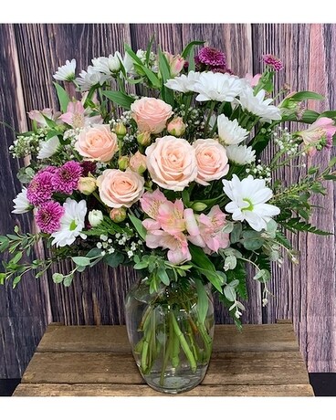 Pretty and Sweet Flower Arrangement
