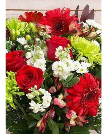 Red Delight Designers Choice Flower Arrangement