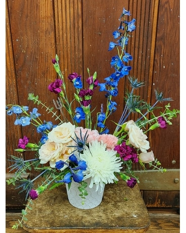 Exclusive Florence Breeze Flower Arrangement