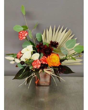Exclusive Mesa Heat Flower Arrangement