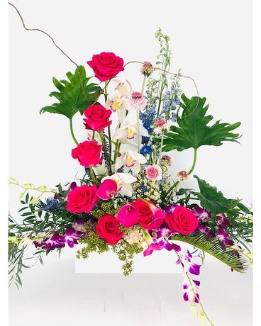 FMS Your Majesty Flower Arrangement
