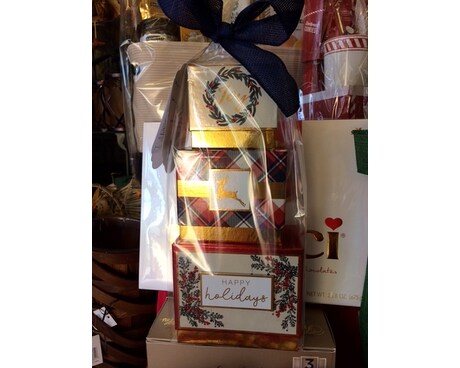 HOLIDAY  TOWER 3 Tier Flower Arrangement