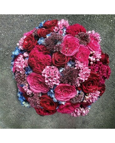 Fleur Feminine Flower Arrangement