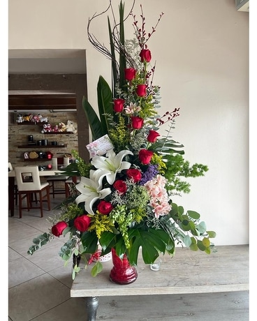 12 Red roses Flower Arrangement