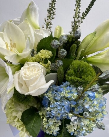 Winter Wonderland Flower Arrangement