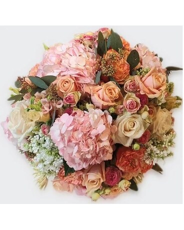 Nude Tones Flower Arrangement