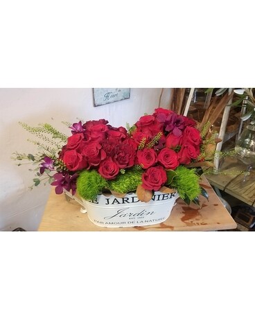 Tete~a~Tete Flower Arrangement