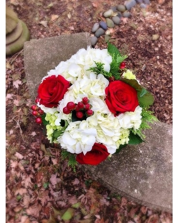 Sharing Christmas Flower Arrangement