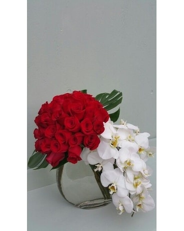 Red Rose Bouquet Flower Arrangement