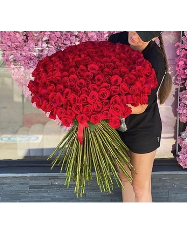 200 Red Rose Luxury Bouquet Flower Arrangement