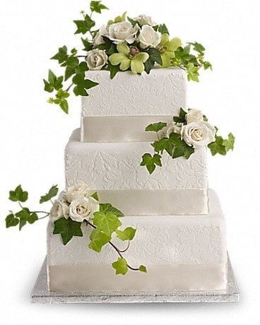 Roses and Ivy Cake Decoration Flower Arrangement