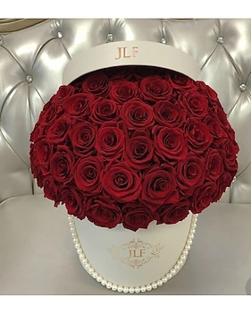Fancy Roses Preserved Roses Delivery Woodland Hills CA - Florescencia