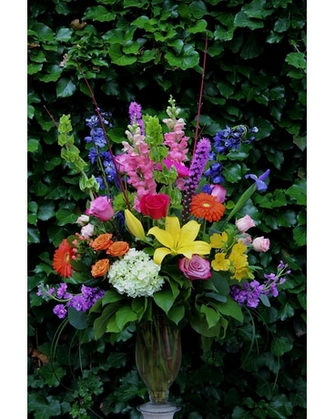 Majestic Splendor Flower Arrangement