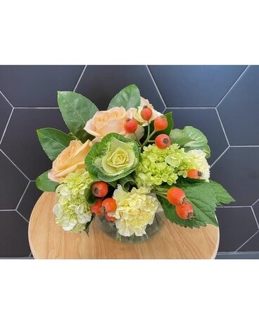 Simple & Sweet Centerpiece Flower Arrangement
