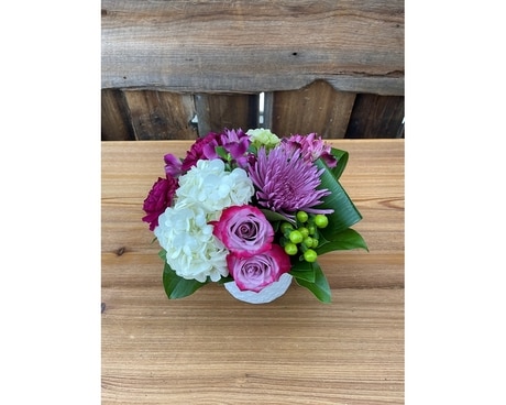 Modish Mauves Flower Arrangement