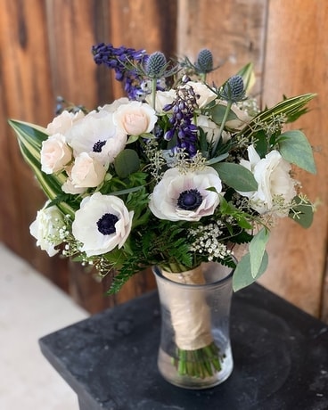 JJ1 Flower Arrangement