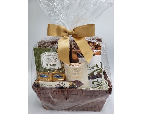 Classic Deluxe Gourmet Basket Gift Basket