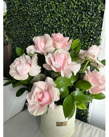 EXTRAVAGANT PINK LOVE Flower Arrangement