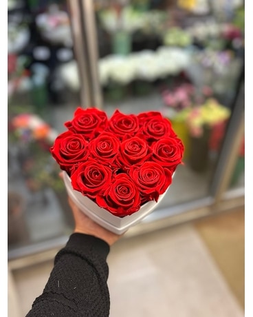 SMALL ETERNAL HEART Flower Arrangement