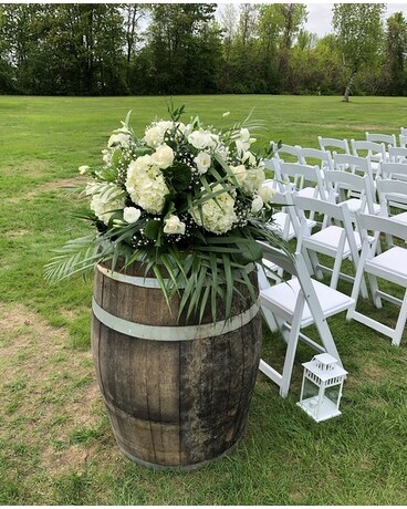Outdoor wedding Flower Arrangement